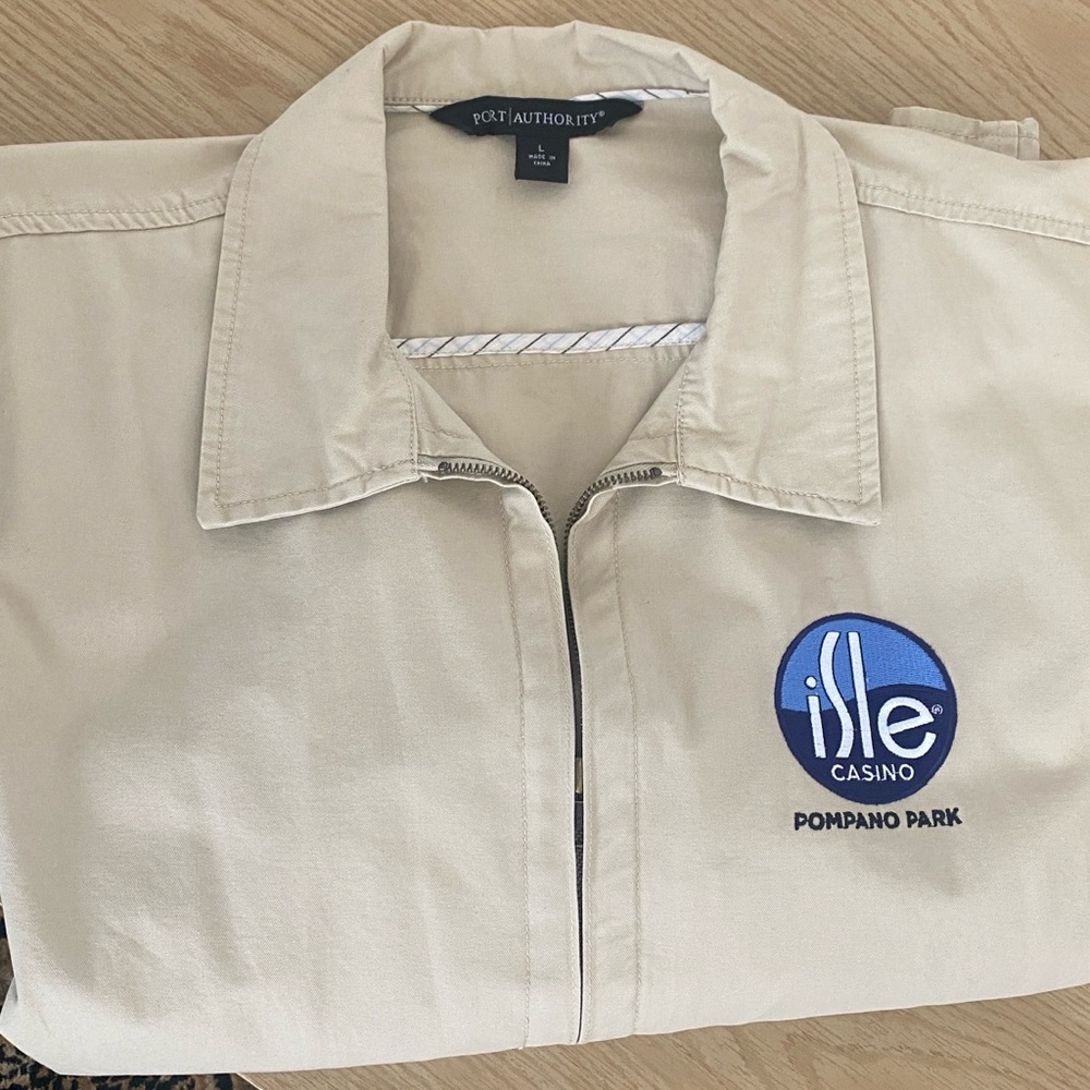 Isle Casino Logo Patch khaki colored light weight jacket POMPANO BEACH LARGE